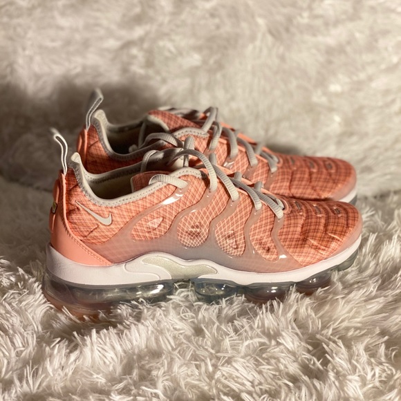 nike air vapormax plus bleached coral pure platinum